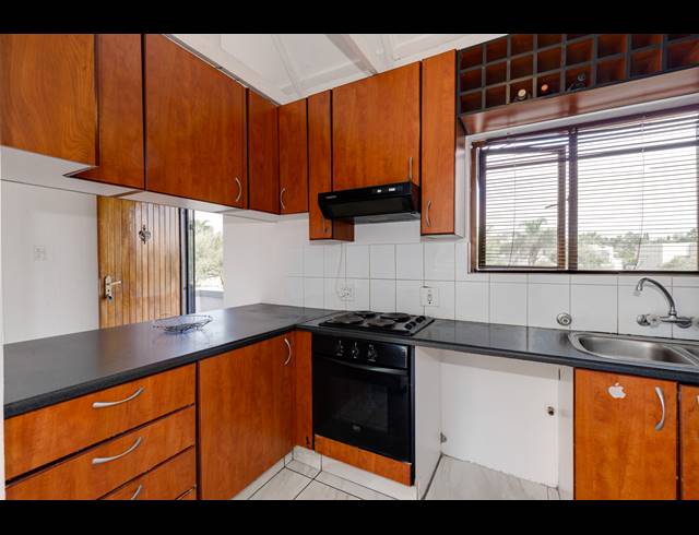 2 BEDROOM APARTMENT FOR SALE IN SUNNINGHILL